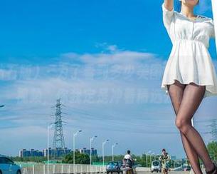 AISS爱丝(钻石版) – 为了看到多少美图？只要何冉的水晶亮丝视频，你我定是冲着精选去的！