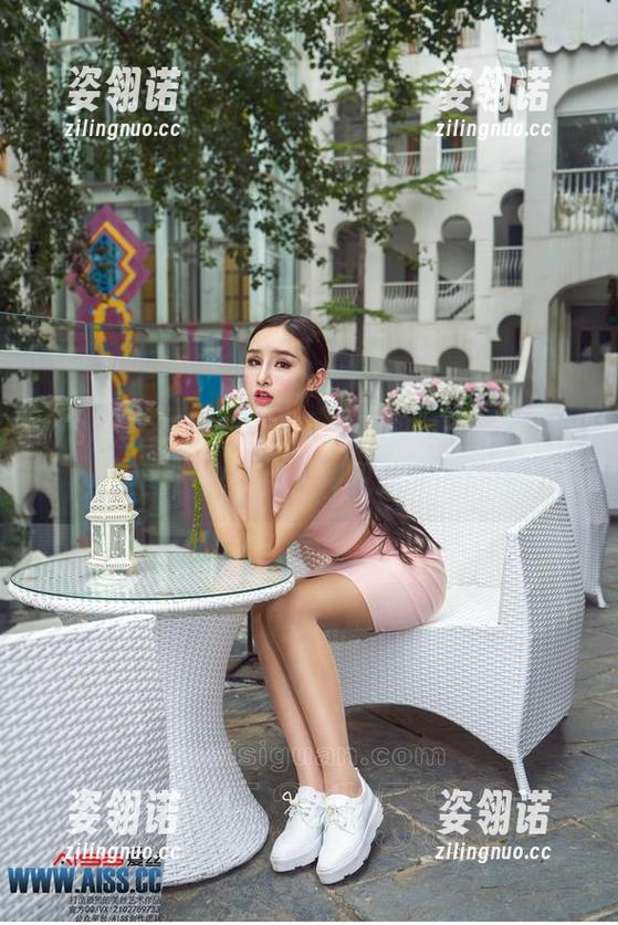 AISS爱丝(钻石版) - 疯狂图包：陈雅漫的JK美图，快来加入拜见女神的队伍！