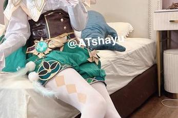 AT鲨的白色泳衣套图,仿佛是盛夏的呼唤,惹人遐想…