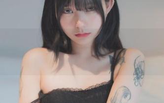 Hizzy(히지)的给力私房：空姐装扮超乎想象的图包！