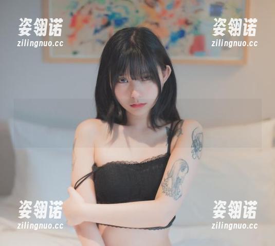 Hizzy(히지)的给力私房：空姐装扮超乎想象的图包！