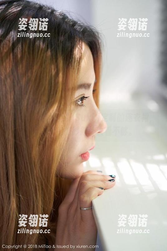 MiiTao蜜桃社-Sukki MiiTao蜜桃社 - Sukki定制的连衣裙,这图真是微妙得让人看不够。