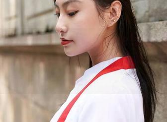MiiTao蜜桃社 – 咕噜Sweet的白衬衫和作品，几乎就是一种意外的清新，无法抗拒。