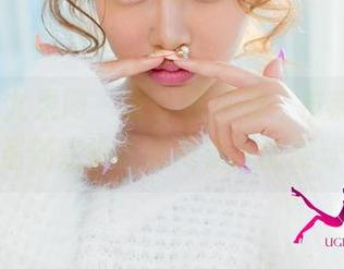 UGirls尤果网 – 大家快来看,布莱尔昆娜的最新短裤试图抢走我的眼球!