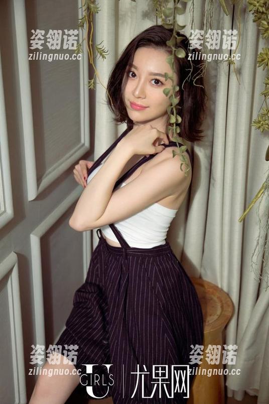 UGirls尤果网-张雪馨 UGirls尤果网 - 张雪馨的美图:灰丝下的每个细节都那么迷人