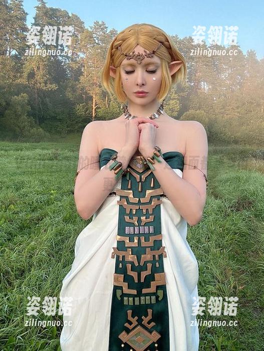 Vinnegal Vinnegal的睡衣壁纸秀,连墙面都想变得更加抢眼。