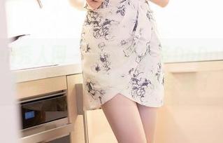 Xiuren秀人网 – 请求养乐多DoDo出每次都带眼镜的图包,太会撩了