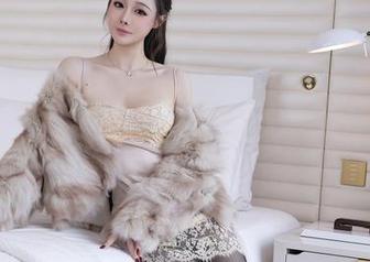 Xiuren秀人网 – 钱不能买到人生的完美,但它能让你在小乔babyb的双人写真前驻足