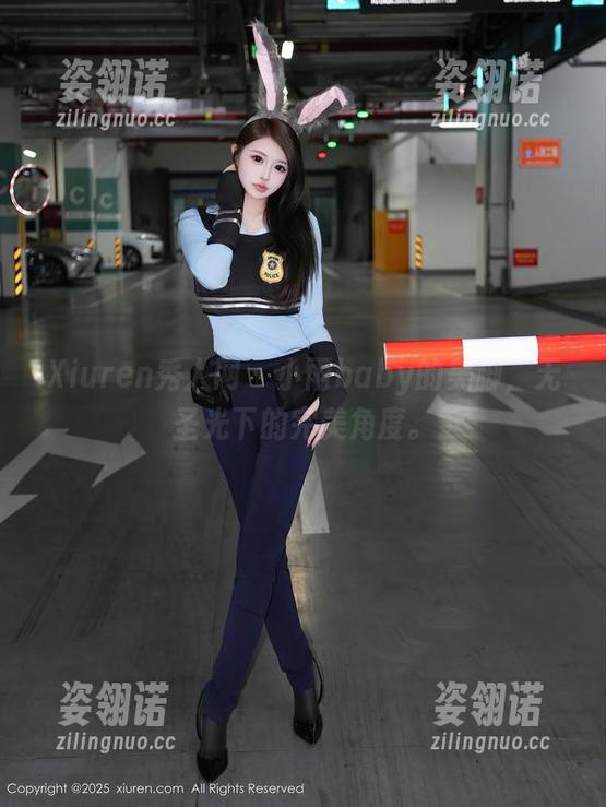 Xiuren秀人网-小雨baby Xiuren秀人网 - 小雨baby的美脚,无圣光下的完美角度。