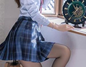 Xiuren秀人网 – 看这组王俪丁小宝贝的教室图片,有种重返青春的“错位”感