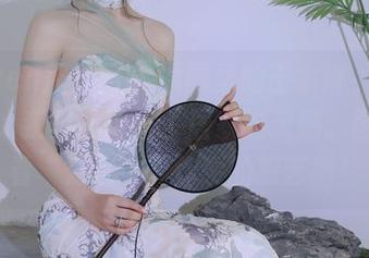 Xiuren秀人网 – 原图里的王紫琳,下厨?不,我只是萌发了居家的灵感。图集来看“无意中”炸裂的厨艺吧!