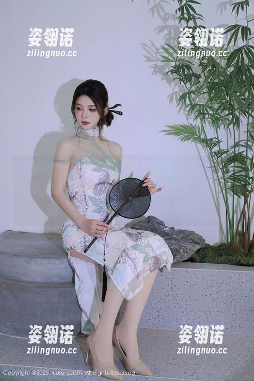Xiuren秀人网-王紫琳 Xiuren秀人网 - 原图里的王紫琳,下厨?不,我只是萌发了居家的灵感。图集来看“无意中”炸裂的厨艺吧!