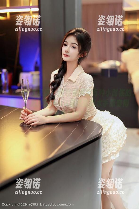 YouMi尤蜜荟 - 图片看得我有种小时候的回忆，思淇Sukiiii居然能把水手服穿得这么有气质？！