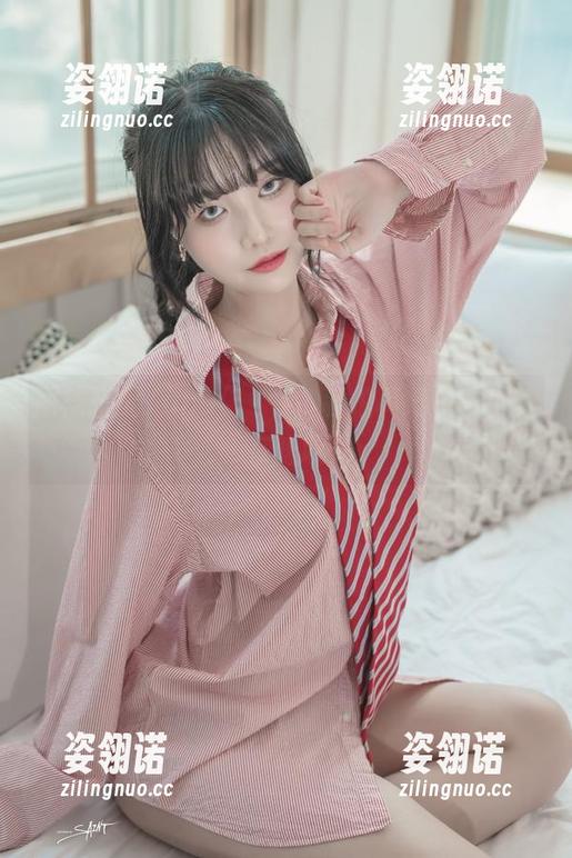网袜搭配Yuna(윤아)，私拍真好，一个人在嗟叹