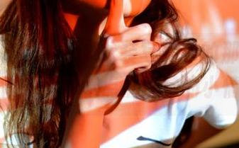 pans – 揭开熙媛泳装写真中的那层无圣光,似乎隐藏着点点日常的小情愫。