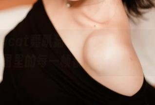 partycat轰趴猫 – 艾小青化身女仆:套图里的每一帧都偷偷带着甜味