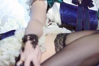 一组户外美图,yuuhui玉汇又在悄悄撩我的情绪,小心被她裹挟回想。