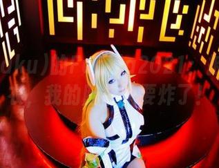 サク(saku)的Fantia2021：披上cos衣，我的脑袋快要炸了！