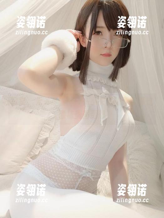 一小央泽 日常,无关严谨——一小央泽的背带裤过膝袜美图遐想