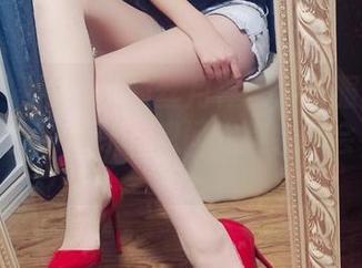 微密圈 – 不营业的丝月神：体操服图包幻视，看我的蛙泳就想问你们会不会，呵呵～