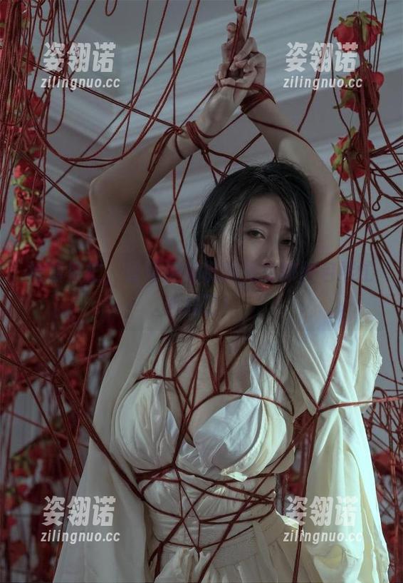 云溪溪奶桃 枪凛很忙,云溪溪奶桃的兔女郎图包帮忙脱线了!