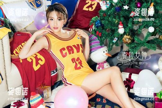 克拉女神-姜璐 克拉女神 - 姜璐的最新单品:这条连体衣真让人想多看几眼,没道理啊!