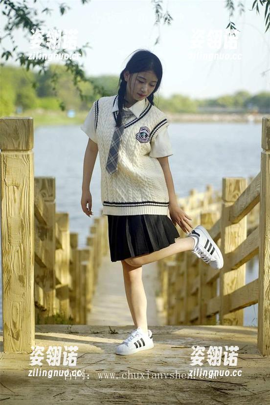 初夏女神-依依 初夏女神 - 依依的镂空全套,感动得我都想去给她写诗了!