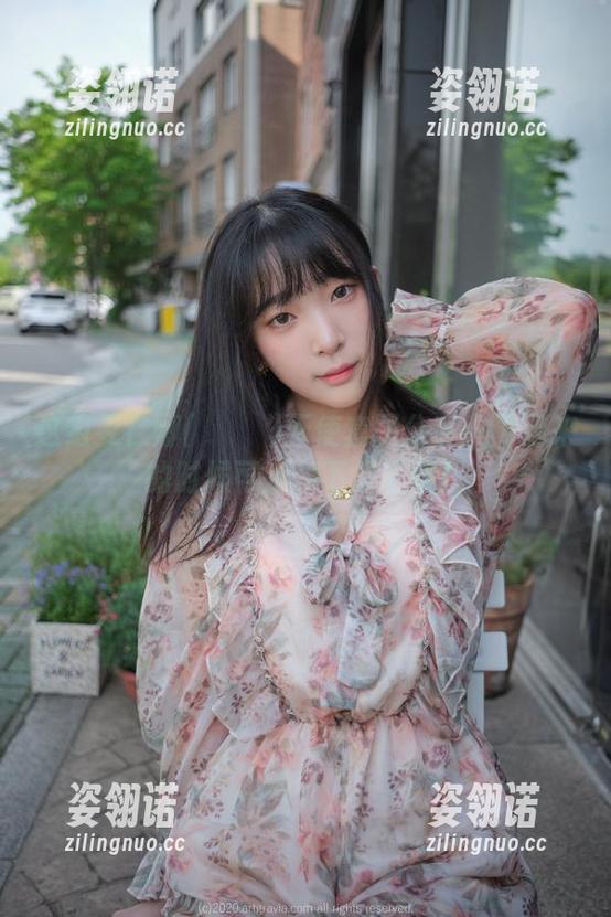 这组姜仁卿(강인경)天使套图分享：飞起来的时候可别掉下来了哦！