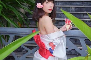 姜仁卿(강인경)旅行中的作品与资源：每过一个景点，我都想起我的钱包哭诉…