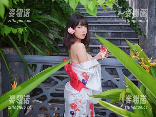 姜仁卿(강인경)旅行中的作品与资源：每过一个景点，我都想起我的钱包哭诉...
