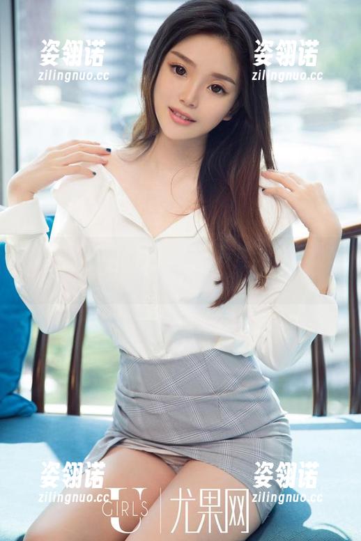尤果网-李凌子 尤果网 - 牛仔裤套图里的李凌子:妩媚与休闲的完美交织