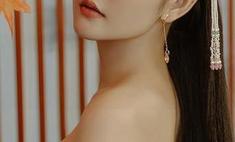 尤蜜荟 – 想说的都在艾小青的御姐写真里,她居然能把白衬衫穿出时髦感!