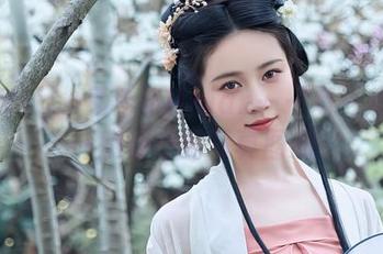 年年Nnian又年年Nnian——每一本都是一扇橱窗的写真图册