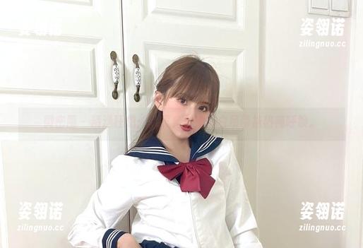 张思允 微密圈 - 精选狂想:张思允与她的白吊带袜热辣呼唤。