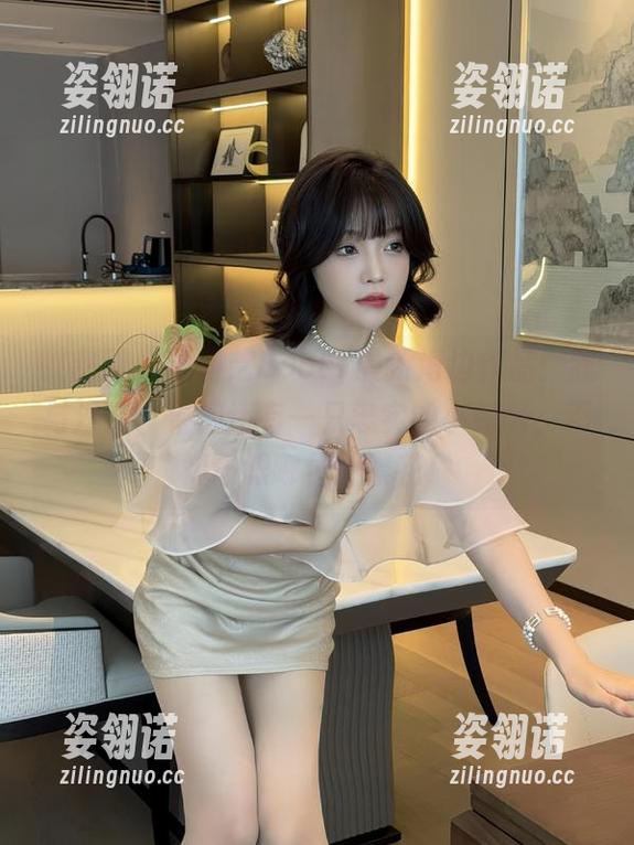 徐莉芝Booty 微密圈 - 徐莉芝Booty最新海边作品:我与沙滩、海浪还有一只忠实的小螃蟹,不知该跟哪位拍繁花!