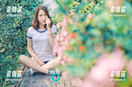 推女神 - 来吧，王语纯这袭连衣裙原图，对于你的壁纸库来说，算是个意外之喜？