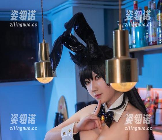 是本末末 是本末末带你遨游美图的腿间世界