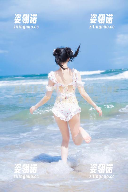 桜桃喵 桜桃喵的夏天:如果图册能说话,它肯定会大喊‘把冰淇淋吃完再拍吧’!