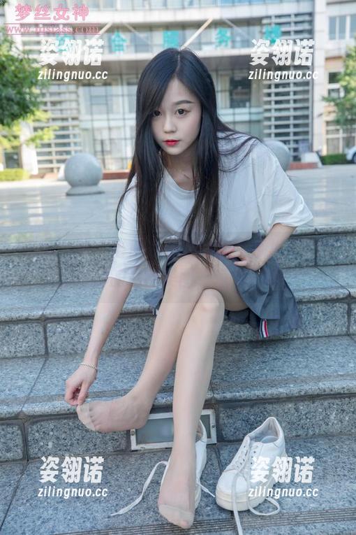 梦丝女神-乔儿 梦丝女神 - 当肤色遇到黑色,乔儿又带来了怎样的最新美图,值得一瞧。