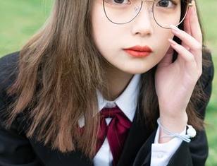 就问你,梨瑾瑾的学姐作品集能不能让你抖一抖?高清的哦!