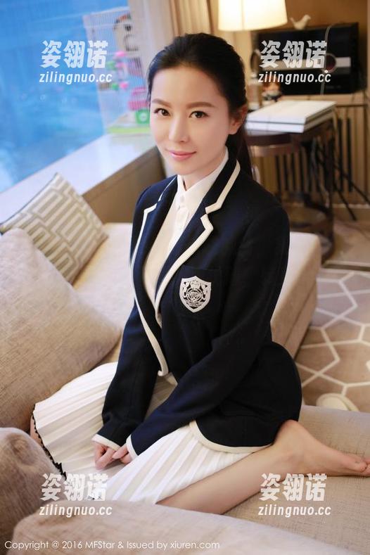 模范学院-果儿Victoria 模范学院 - 听说牛仔裤能减龄,果儿Victoria作品免费下载,别犹豫,转身学秘籍!