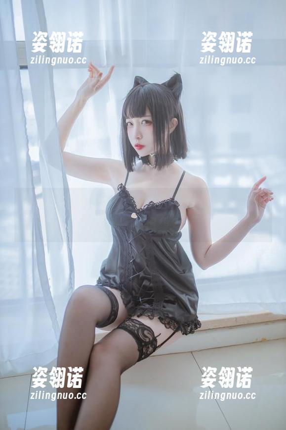 樱井小莜 这图包里的樱井小莜,甘雨圣诞礼物惹得我一阵想象?