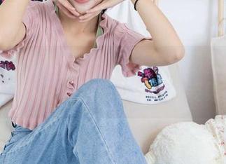 物恋传媒 – 小竹和她的无圣光闺蜜时光合集，真想问她们在拗什么姿势。