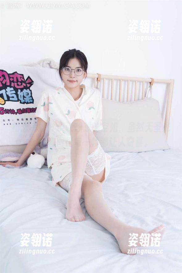 物恋传媒-想想 物恋传媒 - 谈谈想想的空姐,虽然无圣光,但套图里每一帧都让人窃喜。