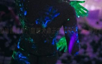 玉体横陈的瑜伽图集，甜糖大魔王在原图中的一种迷离气质，唔