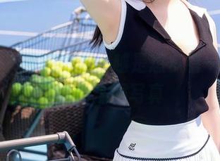 秀人网 – 越是高清,越是想多看一眼的允尔体操服写真