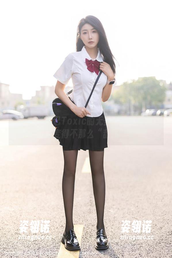 秀人网-妲己Toxic 秀人网 - 妲己Toxic的无圣光写真如何让粉色变得不那么“甜腻”?