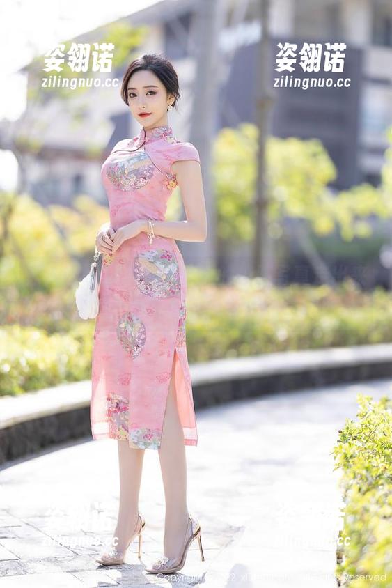 秀人网-是小逗逗 秀人网 - 刚从是小逗逗的校服写真走出来,下载一张,感觉就像上课偷懒!