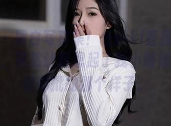 秀人网 – 黑白写真集!杜viki直接把色彩扔掉了,居然让我想起了我小时候涂鸦被老师批的那个样子。