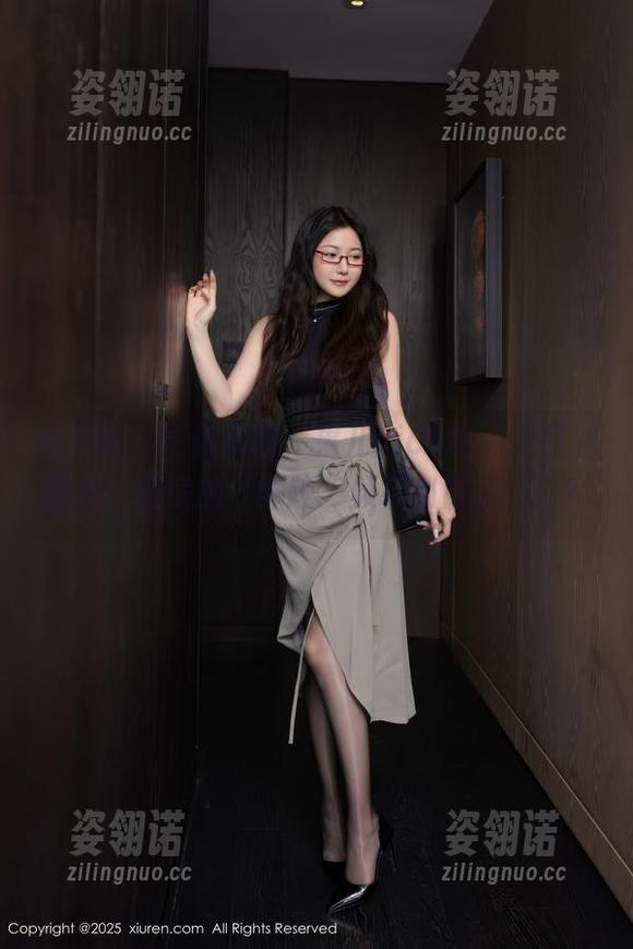 秀人网-果儿victoria 秀人网 - 更新来啦,果儿victoria的厨娘图包,厨房的“摔跤”频率到底有多少?